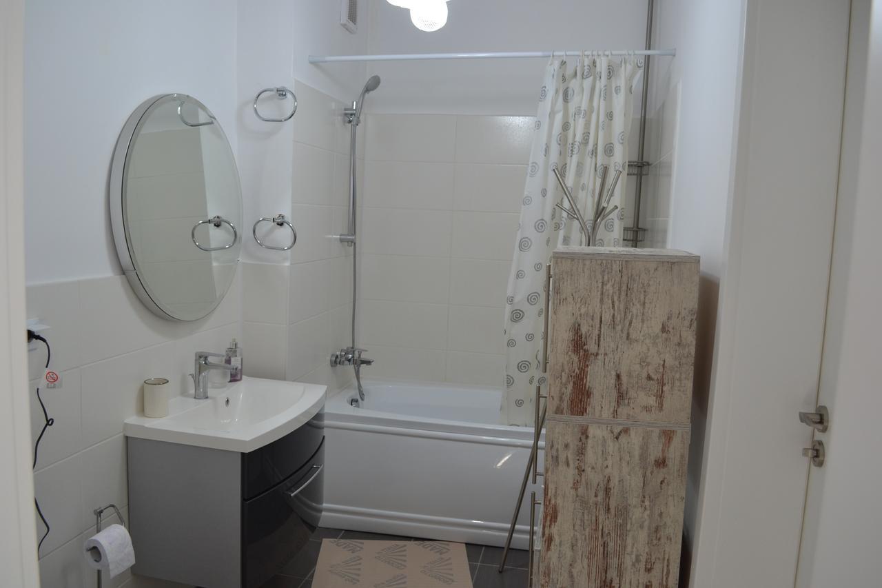 부쿠레슈티 Victoria Plaza Two Bdr Apt 아파트 외부 사진